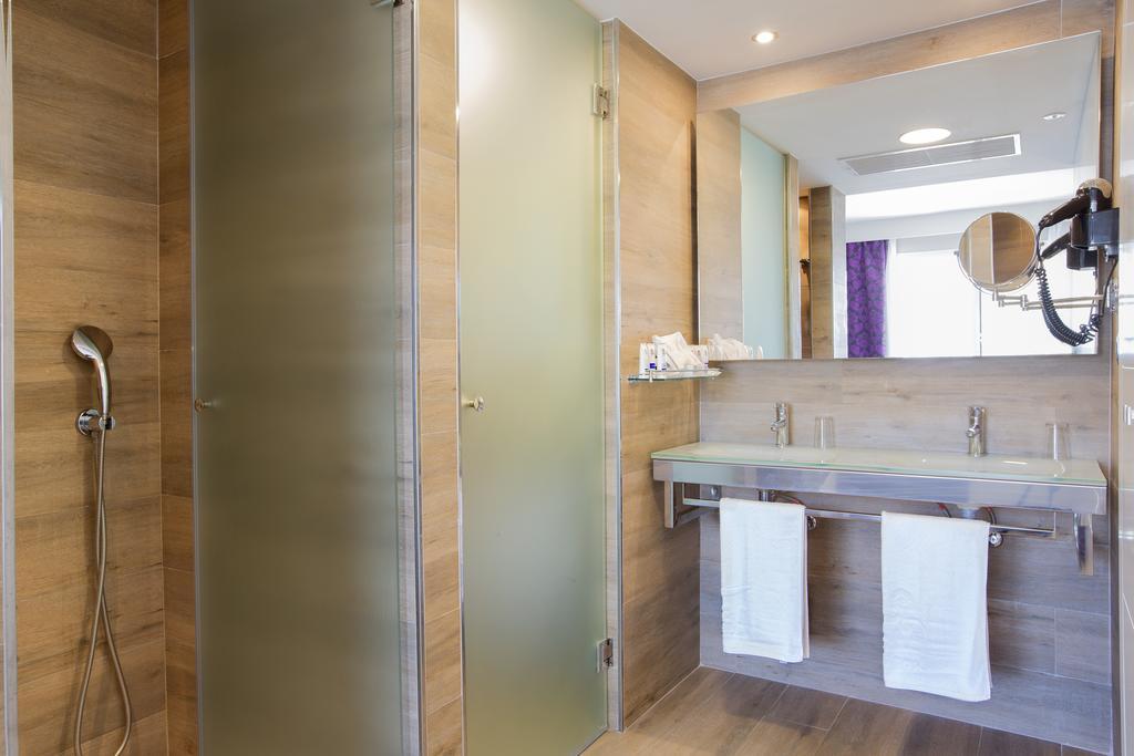 Suite with Pool View (2 Adults + 2 Children),343192663:JPEG